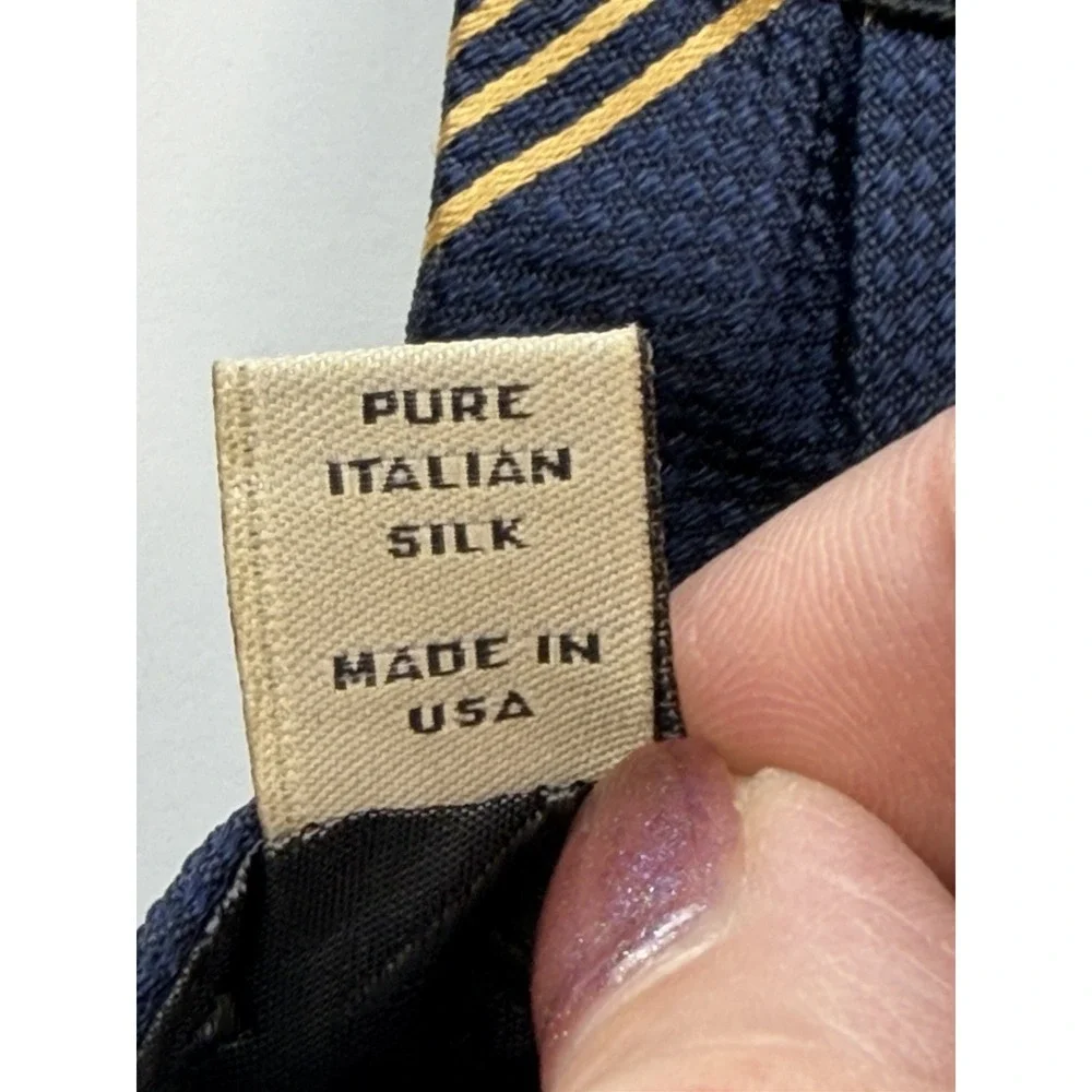 M. La Hart VTG Navy Blue Silk Harvard Striped Necktie Crest Pattern Made In USA